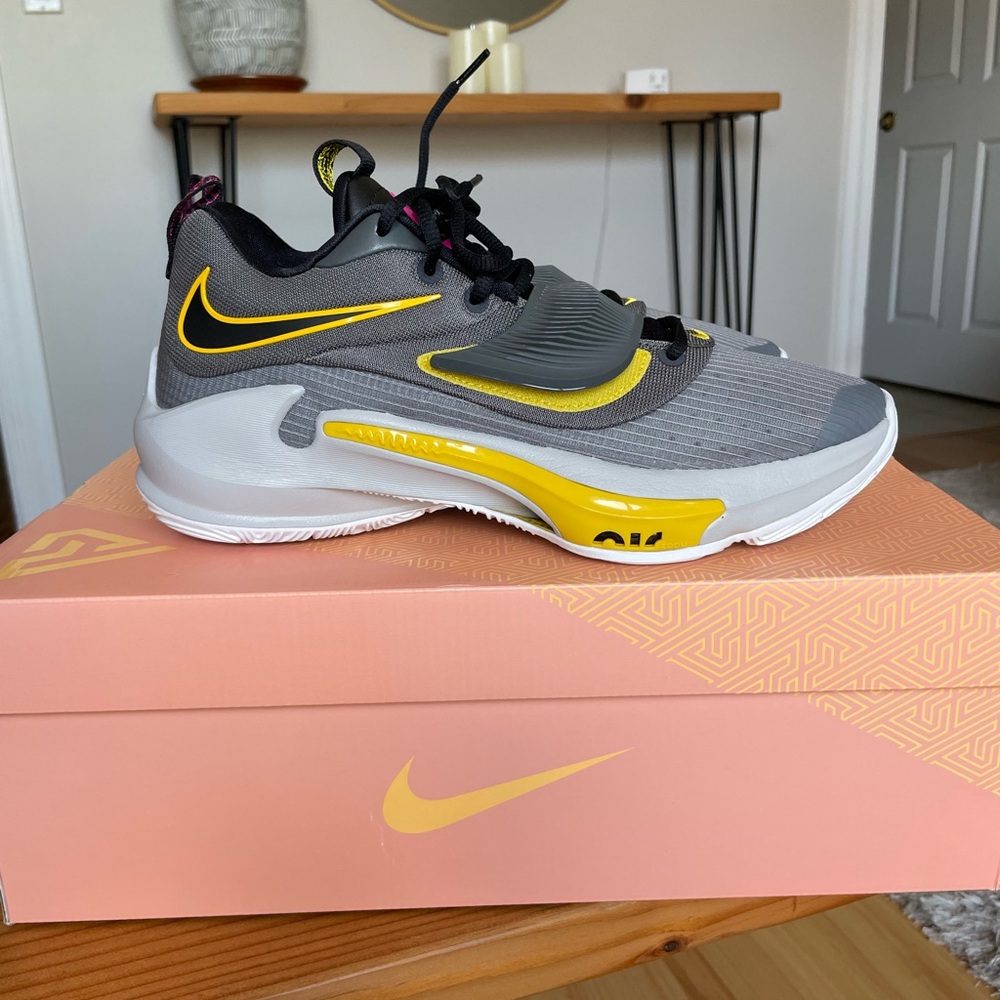 Nike Zoom Freak 3 Sneakers